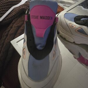 Steve madden sneakers